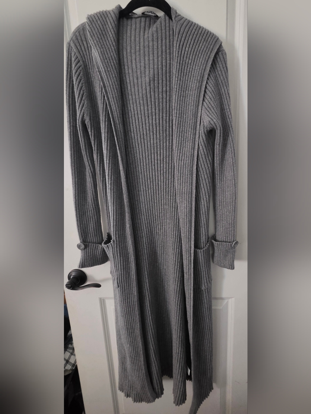 VENUS Ribbed Knit Cardigan Sweater in Gray